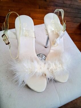 Stilleto feather heels
